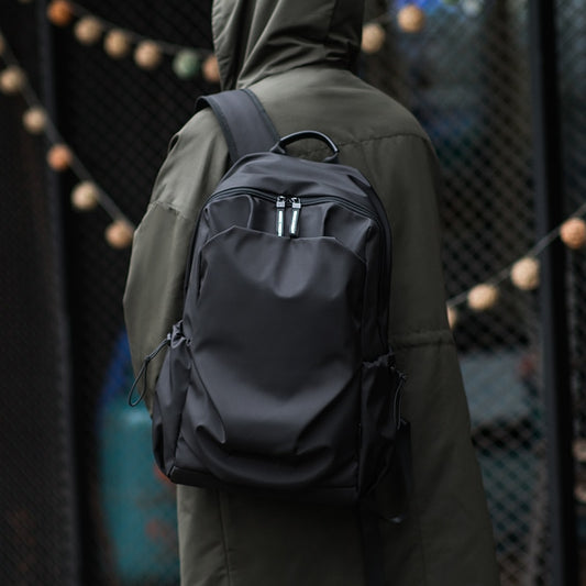 Einfacher multifunktionaler Rucksack